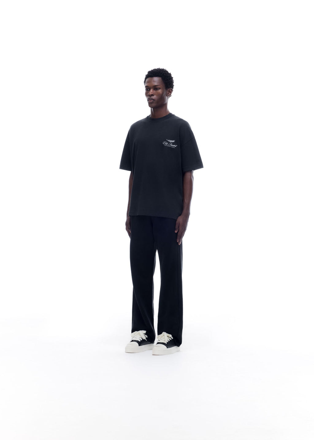 INTERNATIONAL T-SHIRT